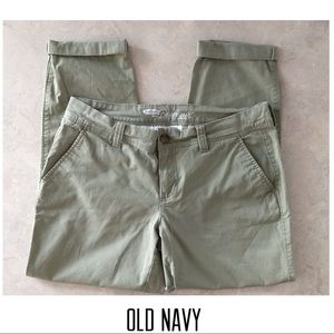 Old Navy Green Cropped Pants, size 4R